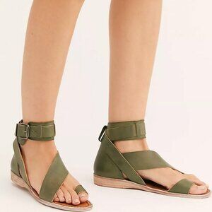 Free People Vale Khaki Green Leather Strap Boot Sandals Shoes Flats NEW Size 36
